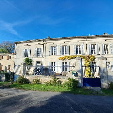 Le Moulin Etourneau - 3 Gites Avec 2 Piscines Champagnac  المظهر الخارجي الصورة