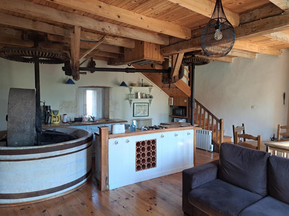 Le Moulin Etourneau - 3 Gites Avec 2 Piscines Champagnac  المظهر الخارجي الصورة