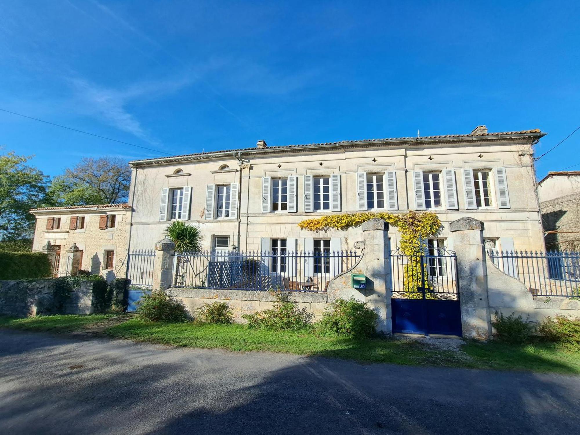 Le Moulin Etourneau - 3 Gites Avec 2 Piscines Champagnac  المظهر الخارجي الصورة